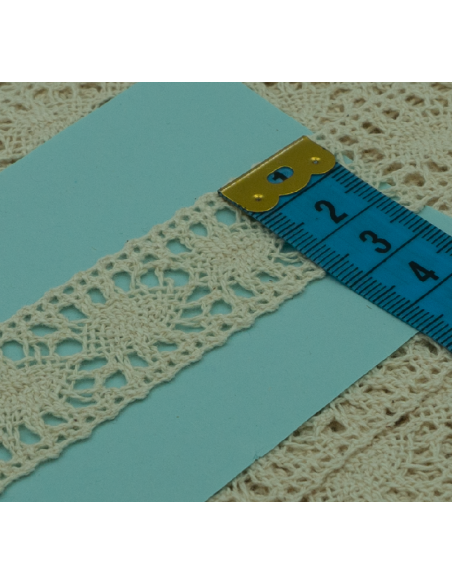 Bolillo algodón N°216, 10 metros Blanco y Beige, 2.5cm ancho